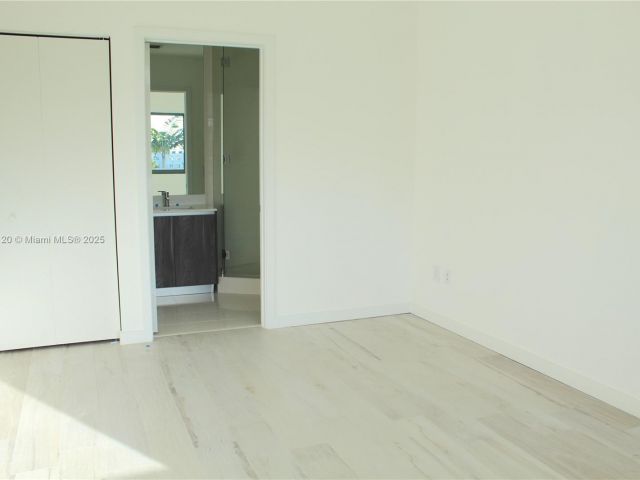 Apartment for sale  Unit #604 - photo 5654639