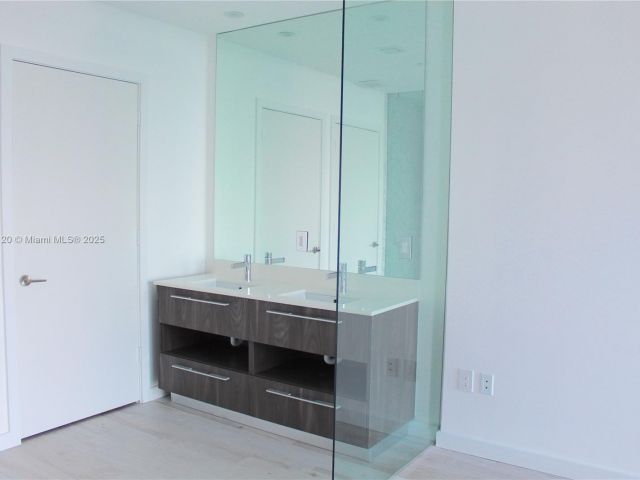 Apartment for sale  Unit #604 - photo 5654641