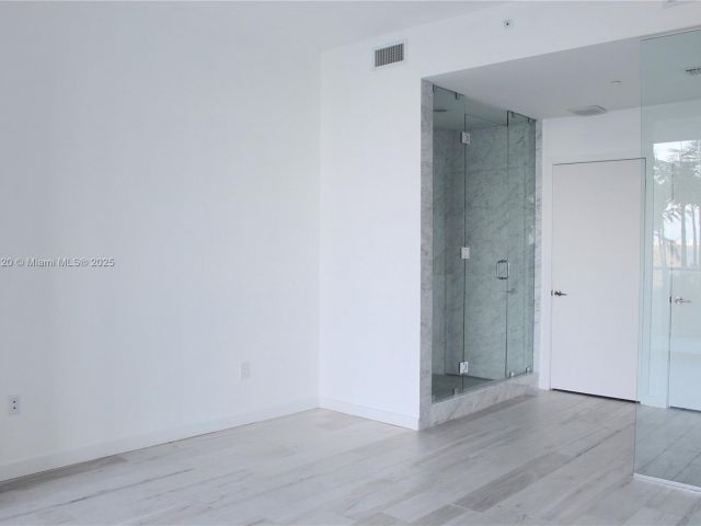 Apartment for sale  Unit #604 - photo 5654643