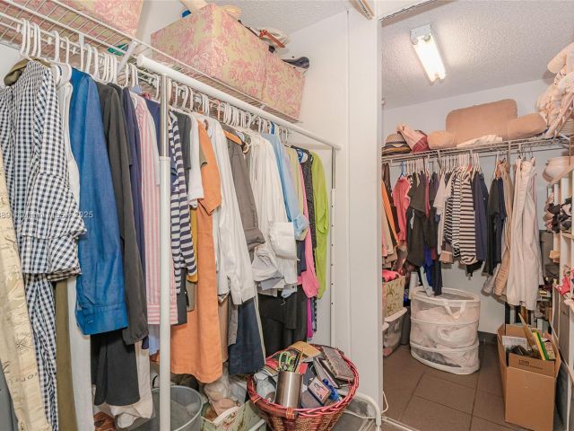 Apartment for sale  Unit #2009 - photo 5667783