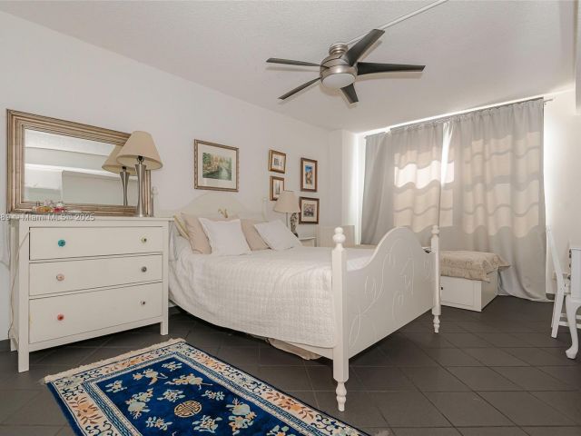 Apartment for sale  Unit #2009 - photo 5667787