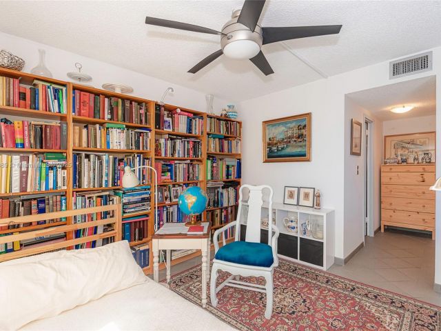 Apartment for sale  Unit #2009 - photo 5667788