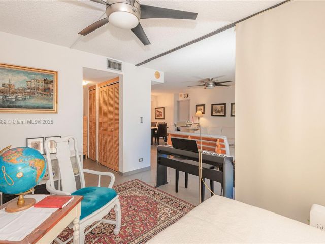 Apartment for sale  Unit #2009 - photo 5667789