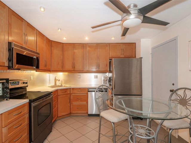 Apartment for sale  Unit #2009 - photo 5667794