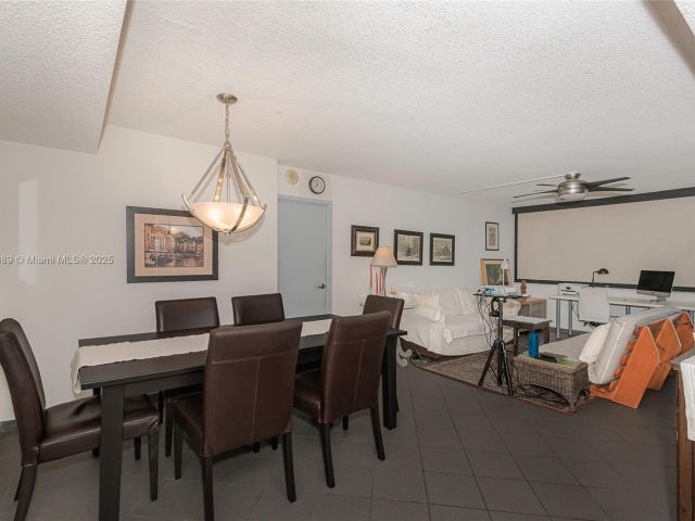 Apartment for sale  Unit #2009 - photo 5667801