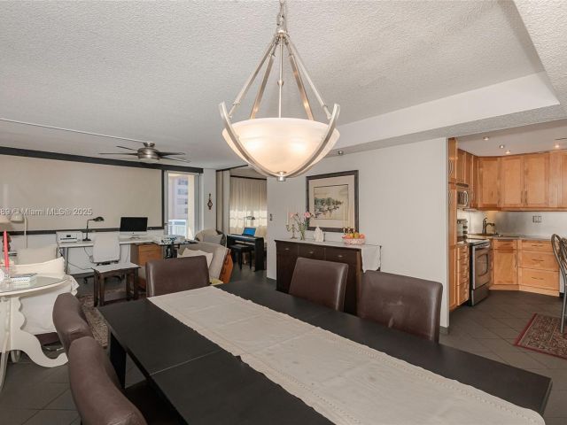 Apartment for sale  Unit #2009 - photo 5667802