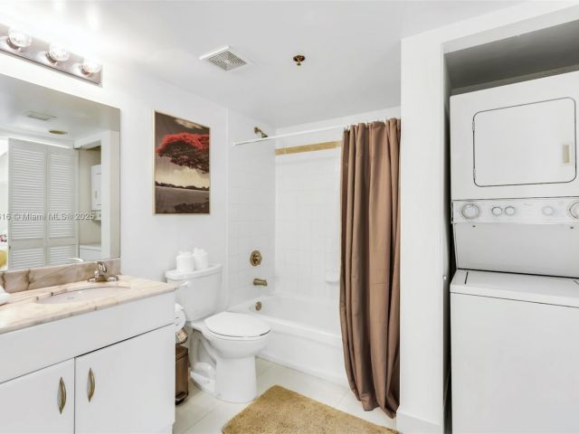 Apartment for sale  Unit #2504 - photo 6260692