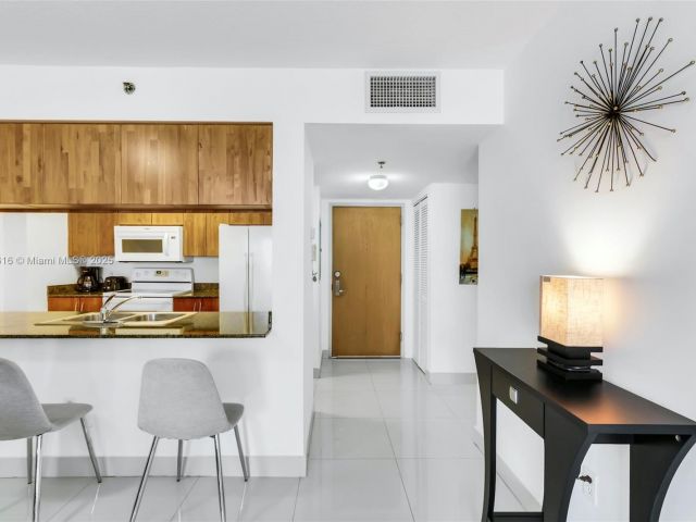 Apartment for sale  Unit #2504 - photo 6260696