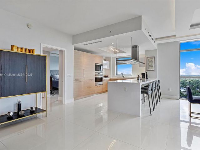 Apartment for sale  Unit #2302 - photo 6671321