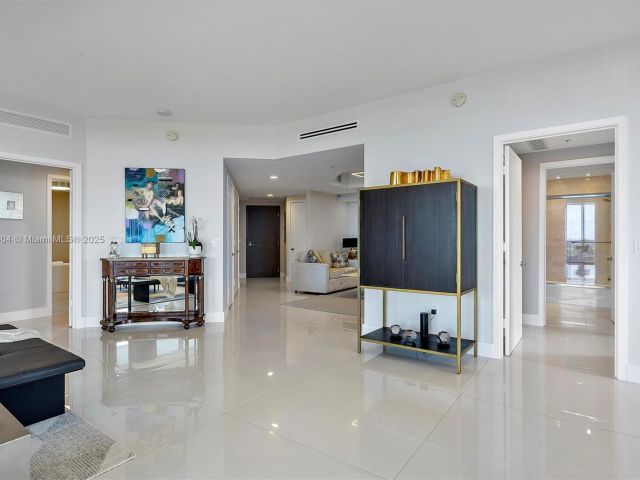 Apartment for sale  Unit #2302 - photo 6671322