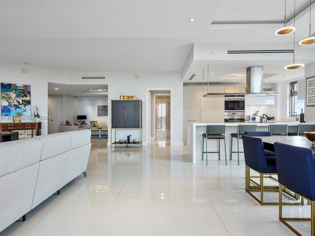 Apartment for sale  Unit #2302 - photo 6671324