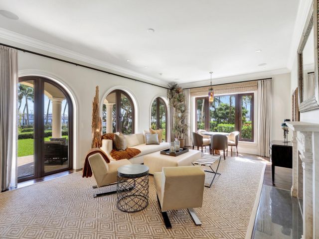 Home for sale at 815 IDLEWYLD DR - photo 6211676