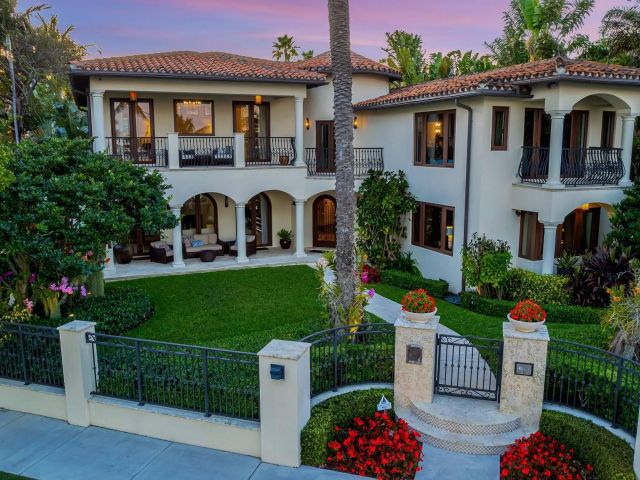 Home for sale at 815 IDLEWYLD DR - photo 6211681