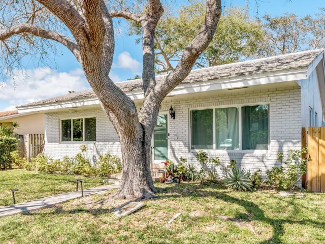 Home for sale at 1323 Lincoln Street - photo 5841173