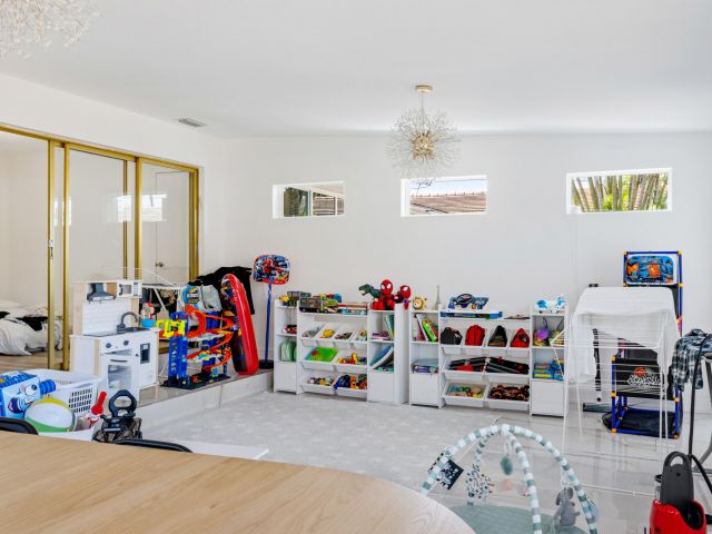 Home for sale at 1323 Lincoln Street - photo 5841183