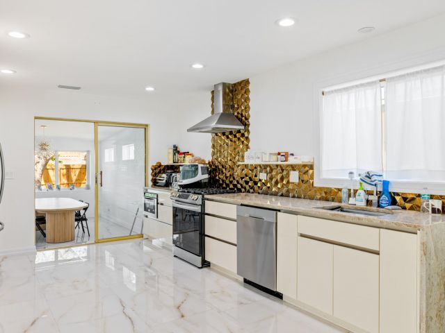 Home for sale at 1323 Lincoln Street - photo 5841186