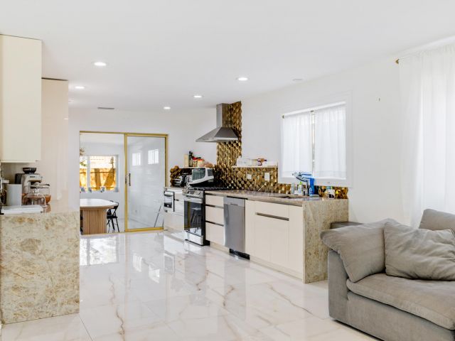 Home for sale at 1323 Lincoln Street - photo 5841187