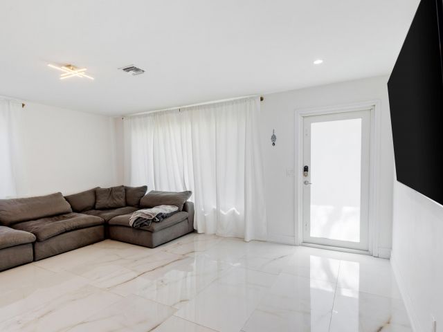 Home for sale at 1323 Lincoln Street - photo 5841188