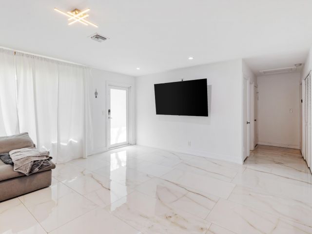 Home for sale at 1323 Lincoln Street - photo 5841189