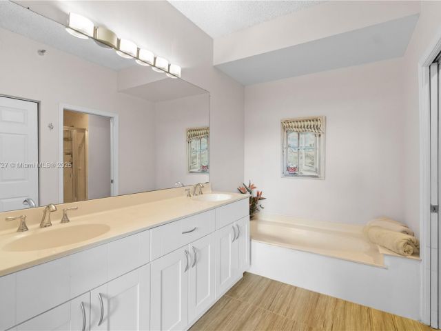 Apartment for sale  Unit #102 - photo 5796574