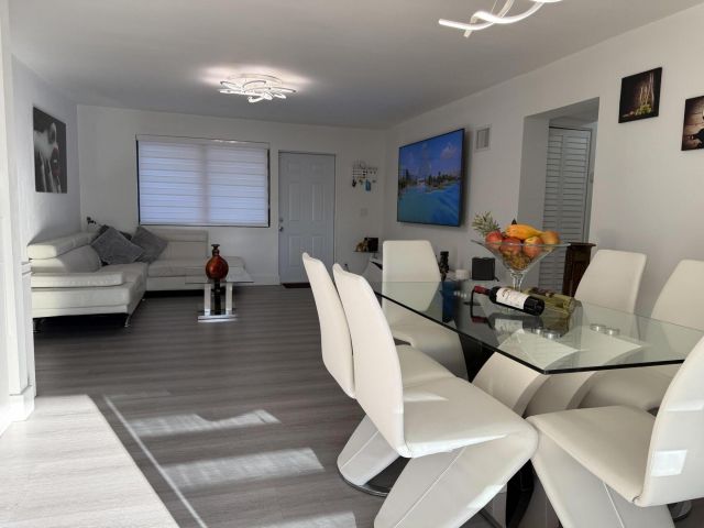 Home for sale at 303 NW 28 Way - photo 6172258