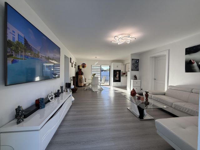 Home for sale at 303 NW 28 Way - photo 6172261