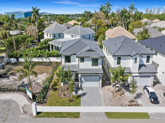 Home for sale at 1421 SW 23rd Court - photo 5774323