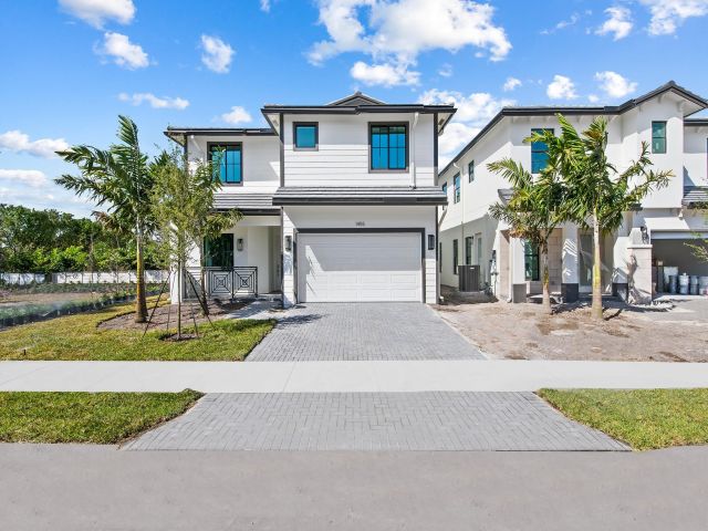 Home for sale at 1421 SW 23rd Court - photo 5774326