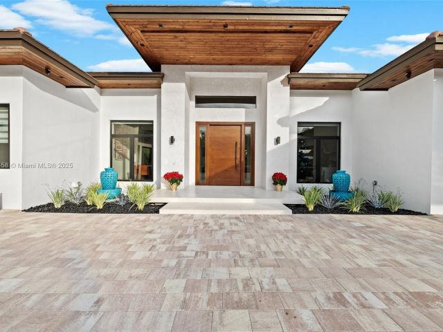 Home for sale at 7775 SW 72nd Ave - photo 6108324