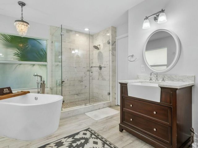 Home for sale at 2047 SW 36th Avenue - photo 5754810