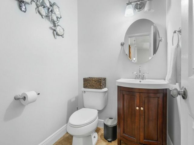 Home for sale at 2047 SW 36th Avenue - photo 5754815