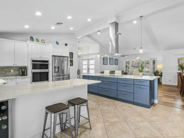 Home for sale at 2047 SW 36th Avenue - photo 5754820