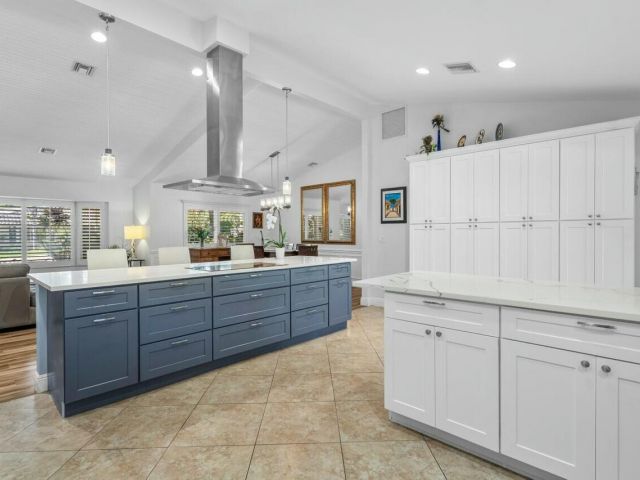 Home for sale at 2047 SW 36th Avenue - photo 5754821