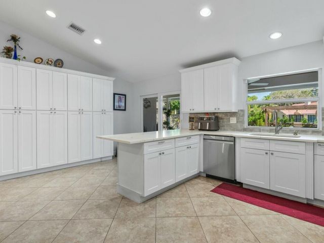 Home for sale at 2047 SW 36th Avenue - photo 5754822