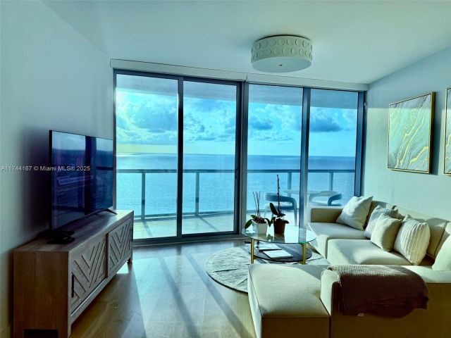 Apartment for sale  Unit #2702 - photo 6268520