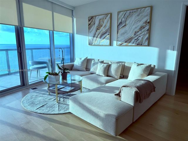 Apartment for sale  Unit #2702 - photo 6268525