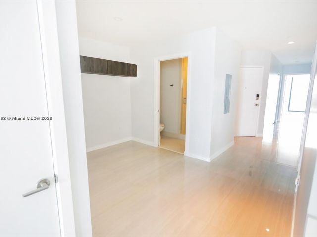 Apartment for sale  Unit #2007 - photo 5654837