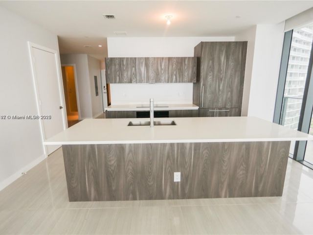 Apartment for sale  Unit #2007 - photo 5654844