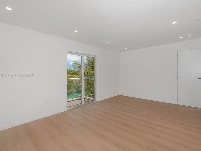 Home for rent at 1975 Calais Dr 3 - photo 5520489