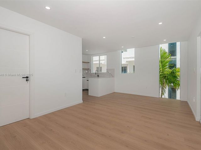 Home for rent at 1975 Calais Dr 3 - photo 5520493