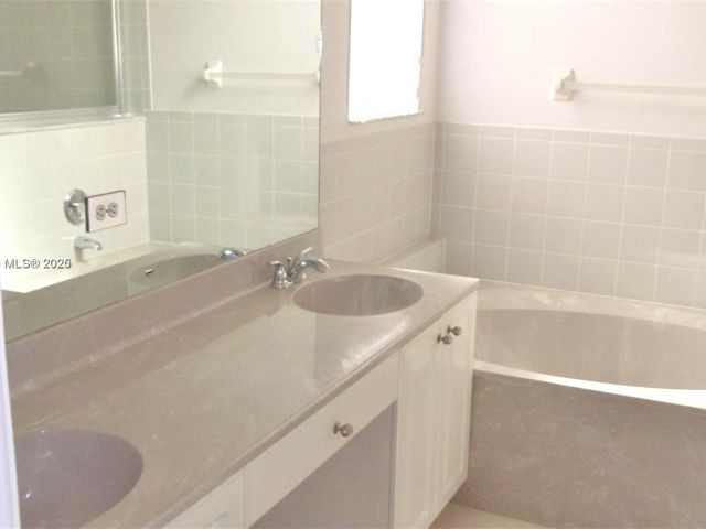 Home for sale at 575 SE 29th Dr - photo 5724659