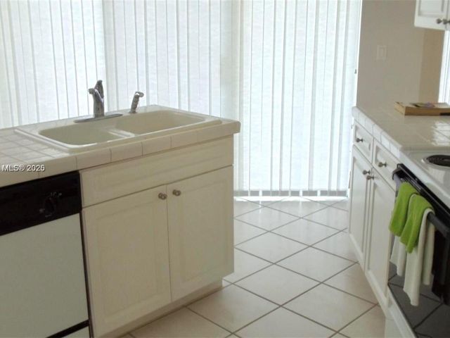 Home for sale at 575 SE 29th Dr - photo 5724667