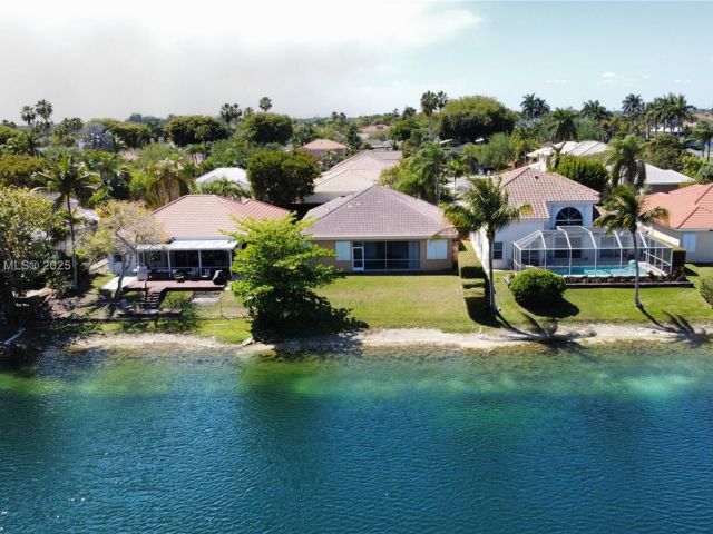 Home for sale at 575 SE 29th Dr - photo 5724672