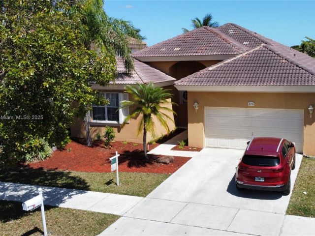 Home for sale at 575 SE 29th Dr - photo 5724674