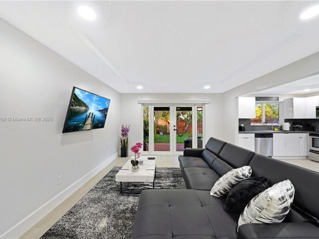 Home for rent at 6863 SW 104th Ct - photo 6186273