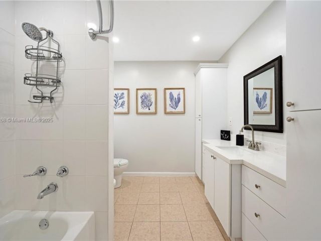 Home for rent at 6863 SW 104th Ct - photo 6186274