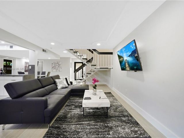 Home for rent at 6863 SW 104th Ct - photo 6186276