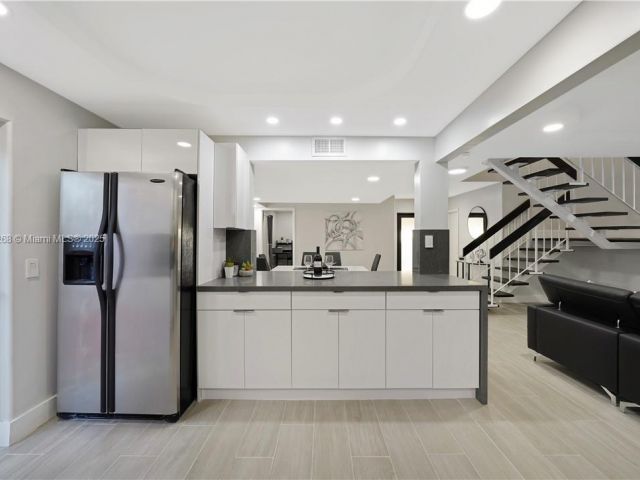 Home for rent at 6863 SW 104th Ct - photo 6186279