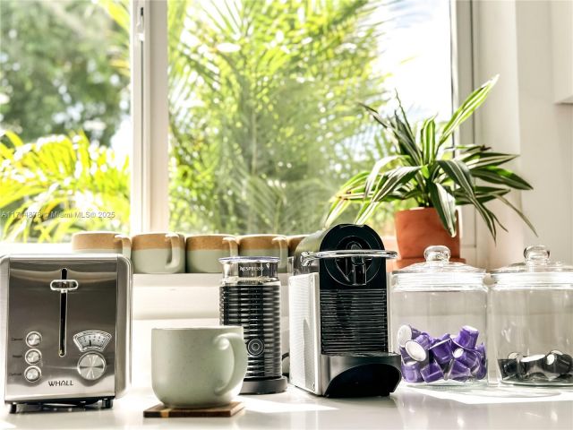 Home for rent at 191 SE 13th Ave - photo 5542394