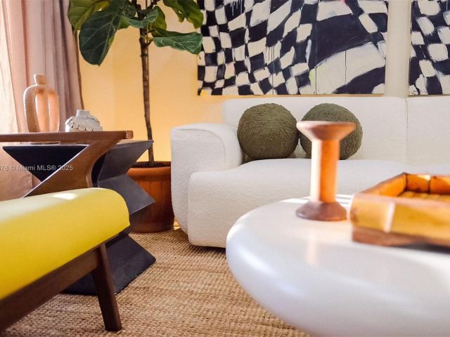 Home for rent at 191 SE 13th Ave - photo 5542397